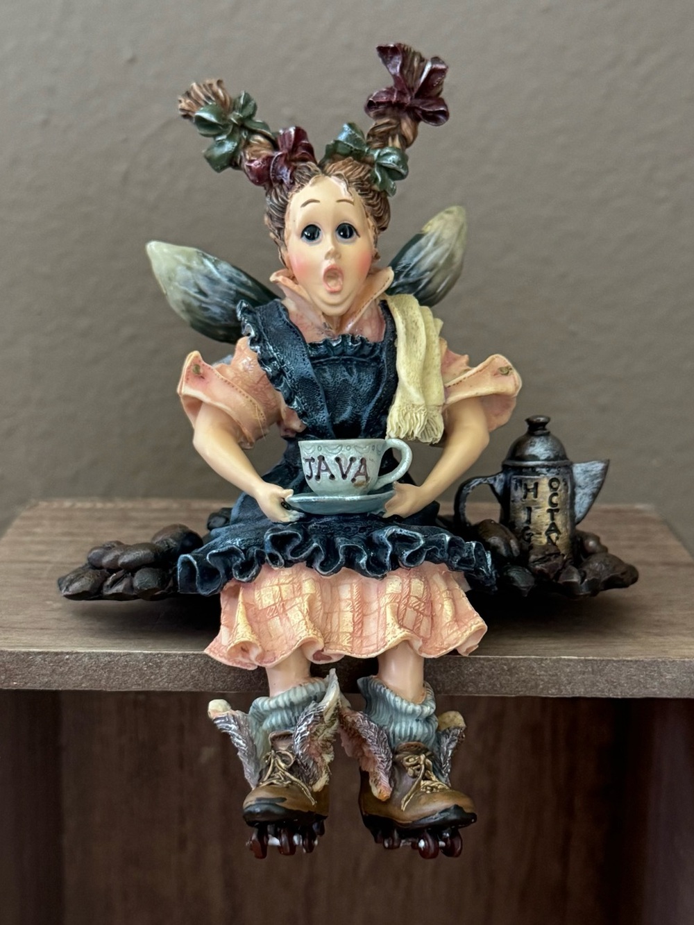 The Wee Folkstones Shelf Sitting Figurine Caffeinata “Speedy” P. Faeriebean ☕️
